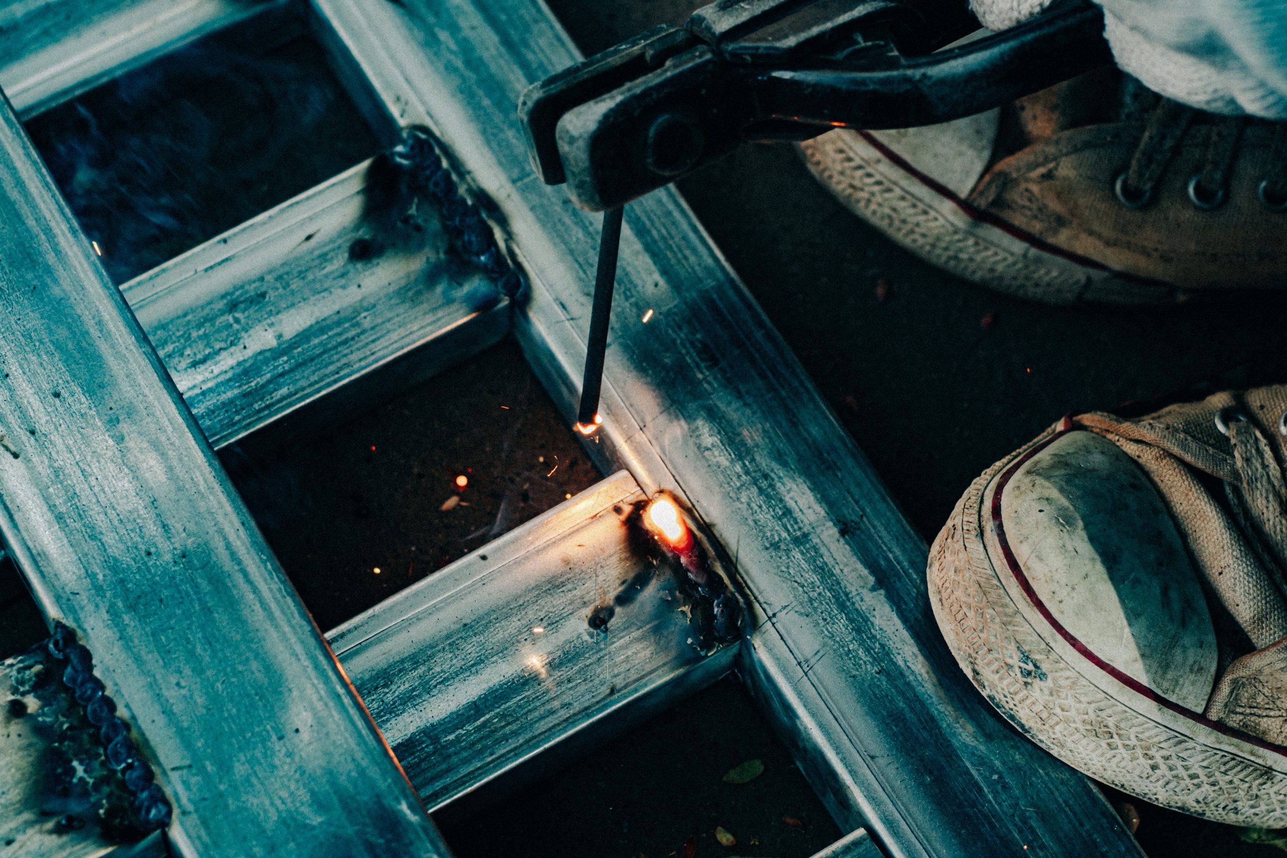 Comparing Traditional Welding vs. Smart Welding Systems: Which One Fits the Future?